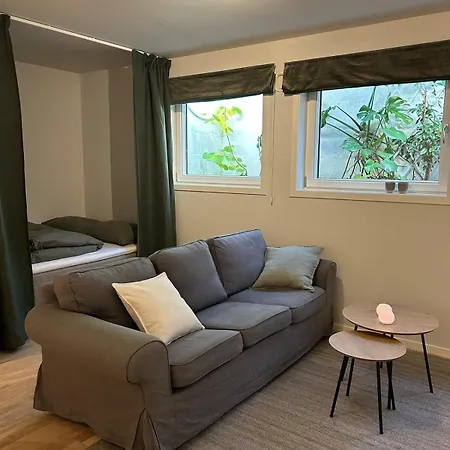 - Studioleilighet Til To, Naer Sjo Og Kysthospitalet Hagavik